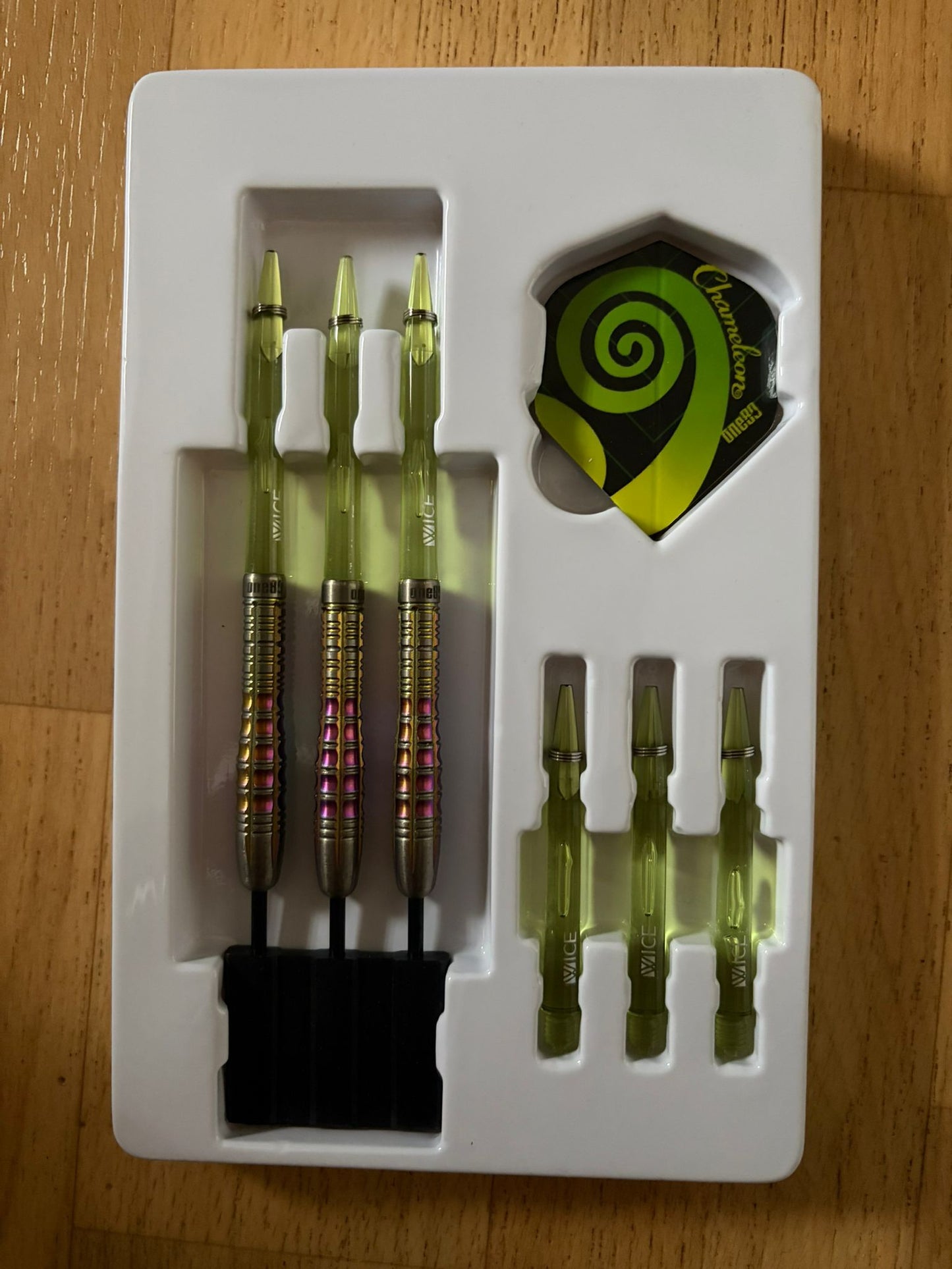 One80 Chameleon Sodalite Steeldart 23g